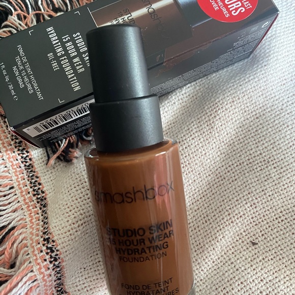 4.6 𝐒𝐦𝐚𝐬𝐡𝐛𝐨𝐱 𝐒𝐭𝐮𝐝𝐢𝐨 𝐒𝐤𝐢𝐧 - Picture 4 of 4